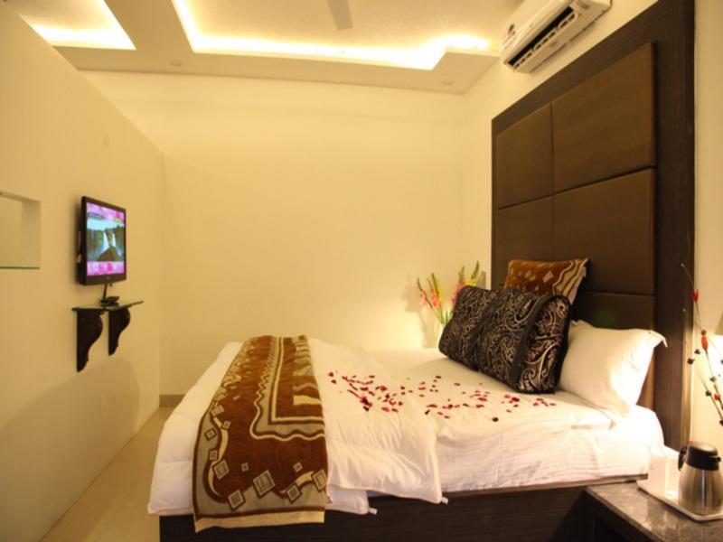 Hotel Poonam Plaza Agra  Exterior photo