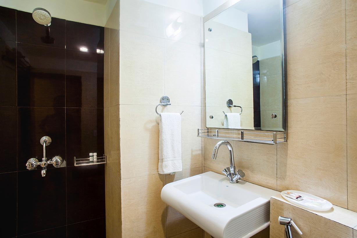 Hotel Poonam Plaza Agra  Exterior photo