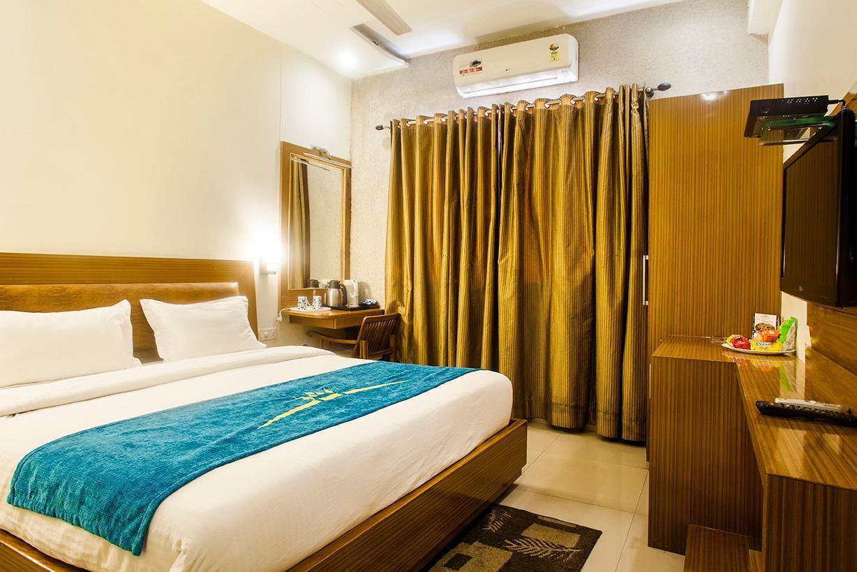 Hotel Poonam Plaza Agra  Exterior photo