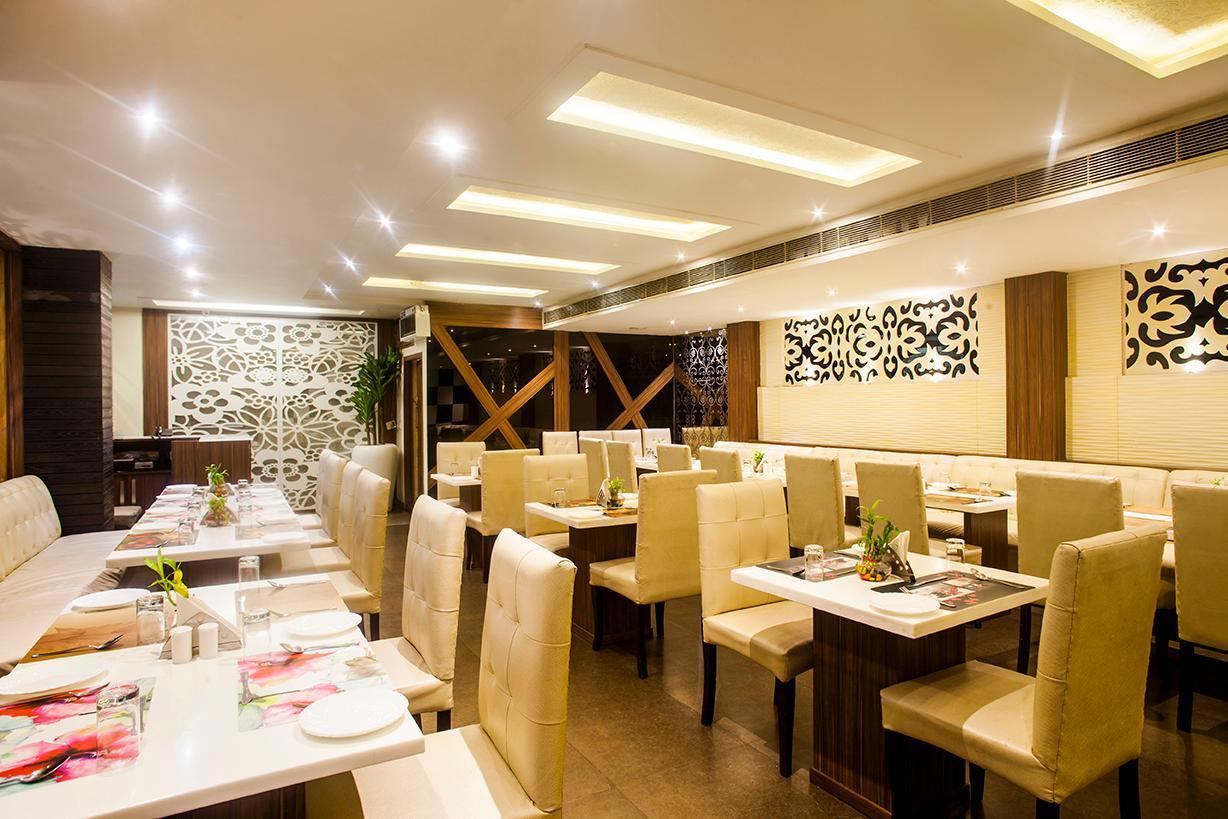 Hotel Poonam Plaza Agra  Exterior photo